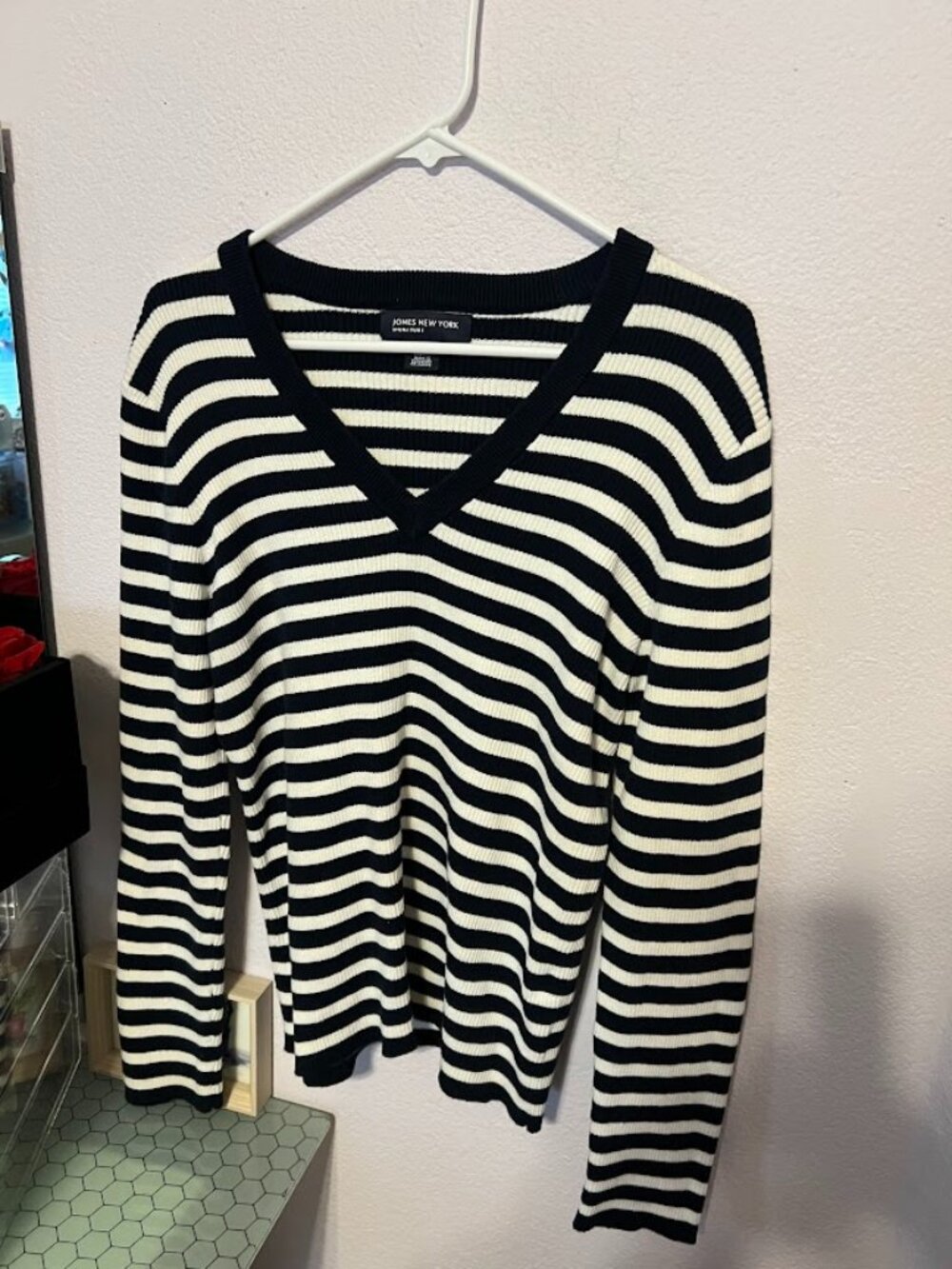 Jones New York V-neck striped XL V-neck sweater